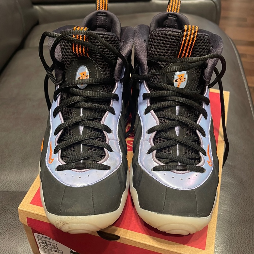 Nike sneakers size 4.5 great condition